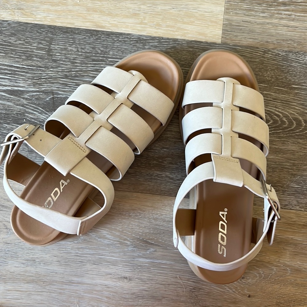 Soda sandals